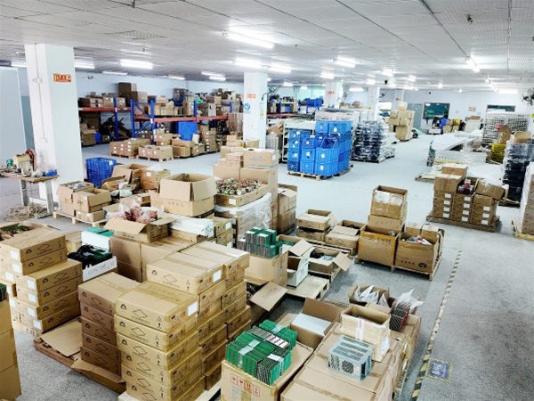 三楼原材料存储区